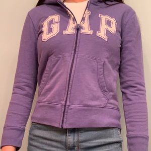 4/$25 vintage gap hoodie!